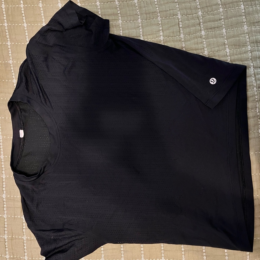 Black Lululemon crop shirt